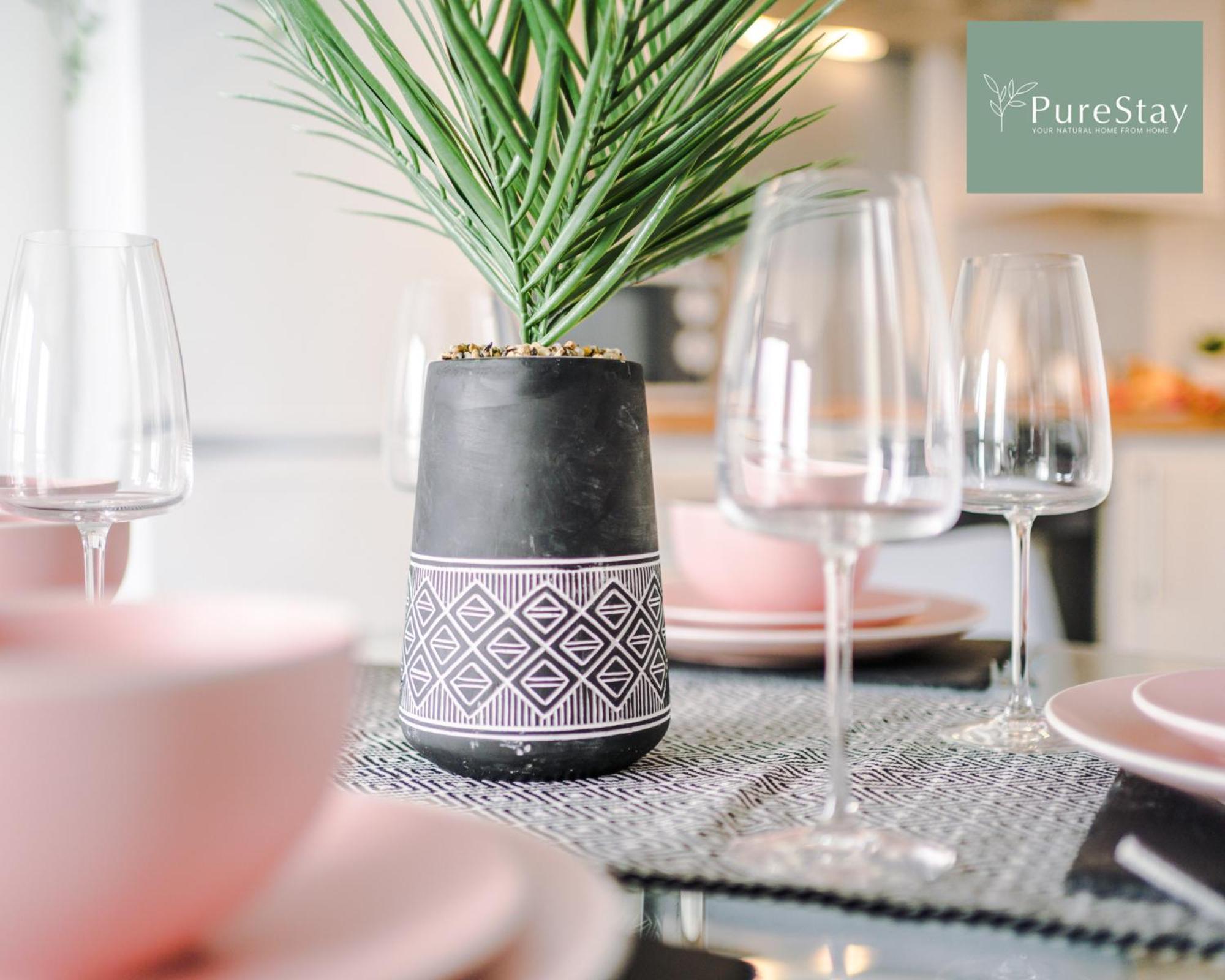 Stunning Two Bed Apartment By Purestay Short Lets & Serviced Accommodation Manchester With Free Parking & Wifi Exterior photo